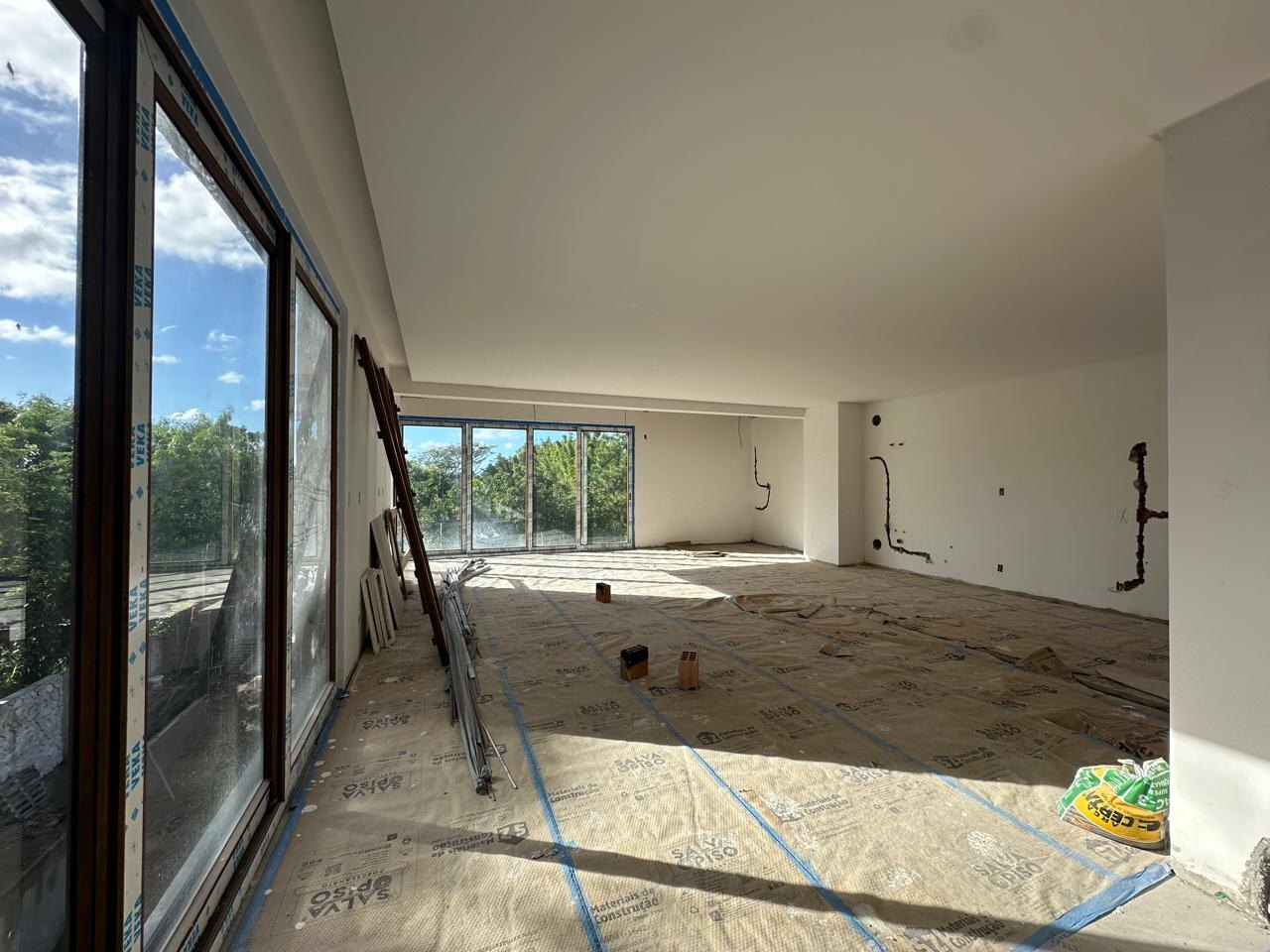 Garden Terrace — before staging